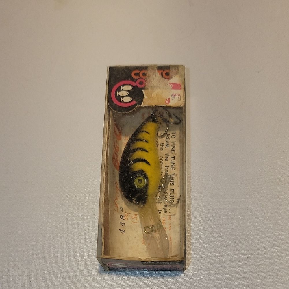 Cotton Cordell Yellow and Black Fishing Lure - Picture 3 of 4
